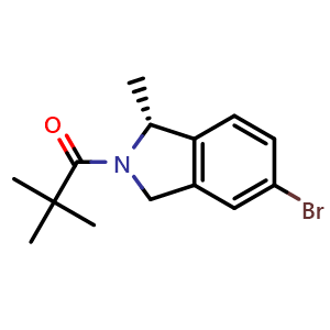 1-[(1R)-5-bromo-1-methyl-2,3-dihydro-1H-isoindol-2-yl]-2,2-dimethylpropan-1-one